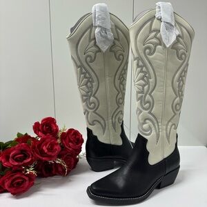 🤠LAST PAIR! EMBROIDERED WESTERN BOOTS